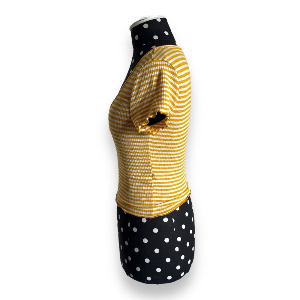 5/$35 AMP Womens Crop Top Sz XS Mustard Yellow White Striped Ribbed Knit V Neck - Picture 4 of 8
